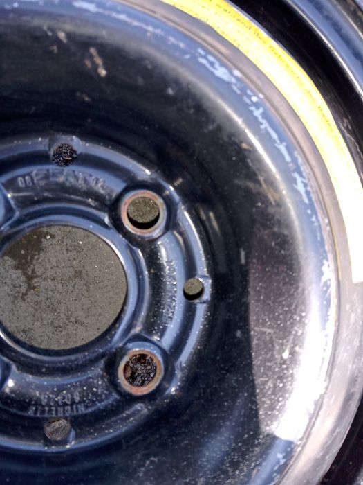 Патерица, резервна гума Мишелин 14 цола