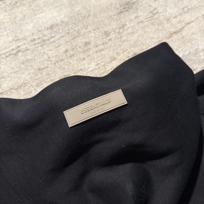 Hanorac Essentials „1977” negru, mărimea M, cu etichetă