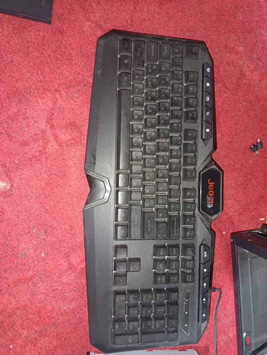 DDR4 Core 7 hd game plata +Shivaki 32 tv svetliy klaviatura kalonka