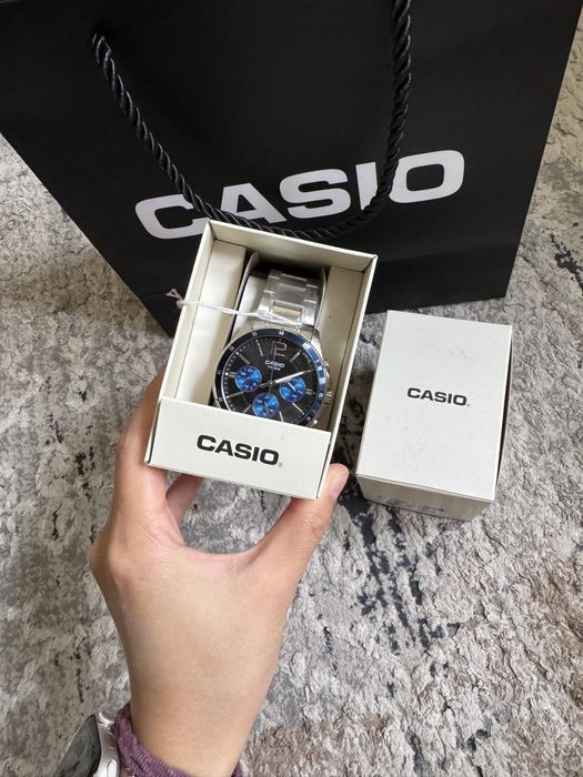 Новые часы Casio кварцевые