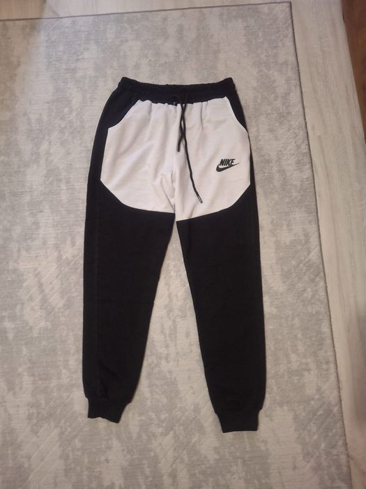 Мъжки екипи Nike Tech Fleece  бяло и черно