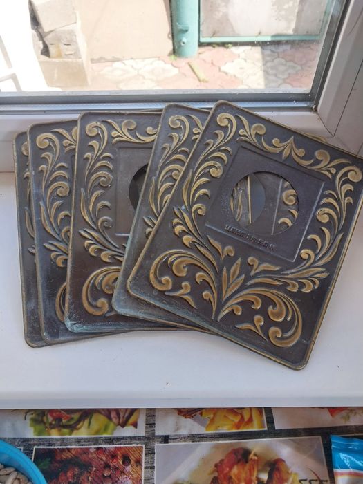 Мойка для кухни,Рамка для выключателя.