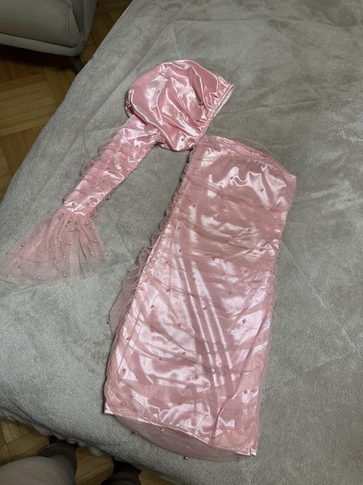 Рокля с един ръкав