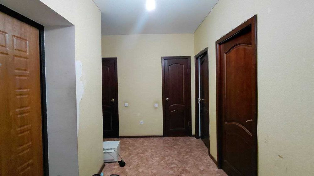 Продам 2 ком кв мкр АЭРОПОРТ