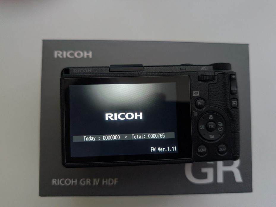 Ricoh GR IV HDF + Гаранция и екстри (като нов)