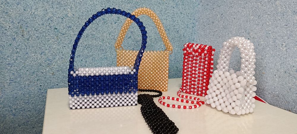 Декоративная ручная сумка