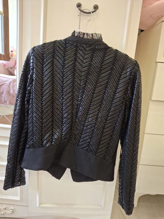 Дамско сако на Lucy