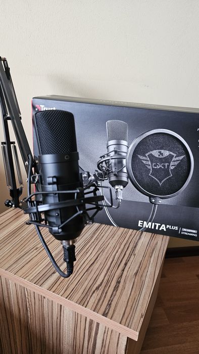 Microfon Trust Emită Plus GXT 256