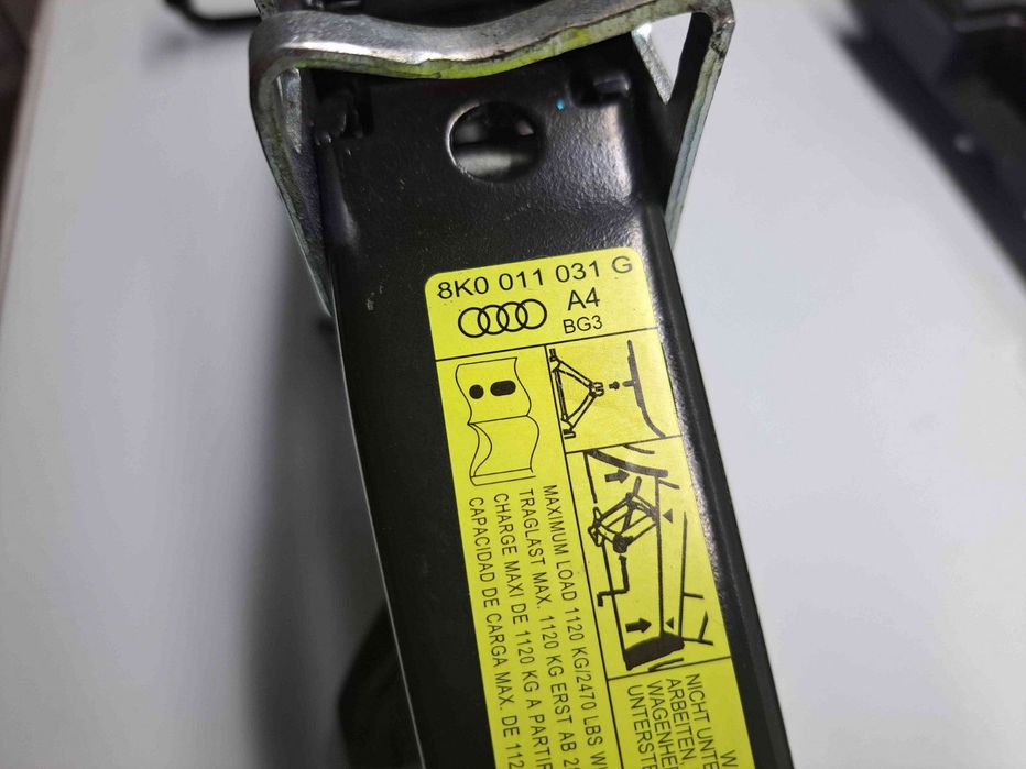 Set cric si cheie Audi A5 Sportback (8TA) [Fabr 2009-2015] 8K0011031G