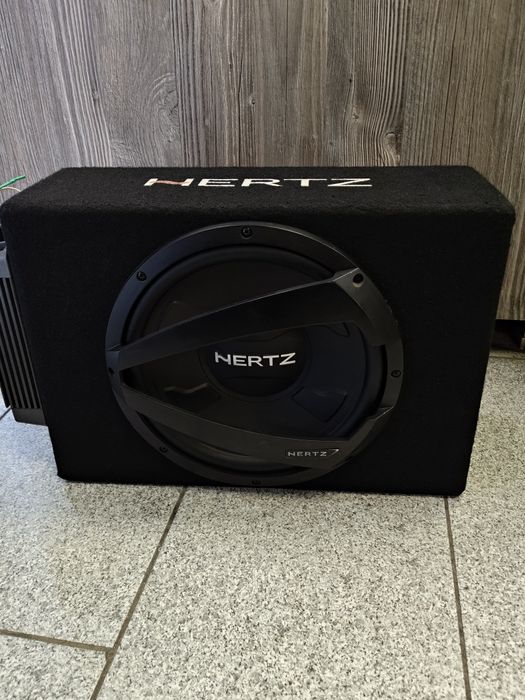 Субуфер / Бас каса Hertz DBX 30.3, 1000W, 30см с усилвател Hertz