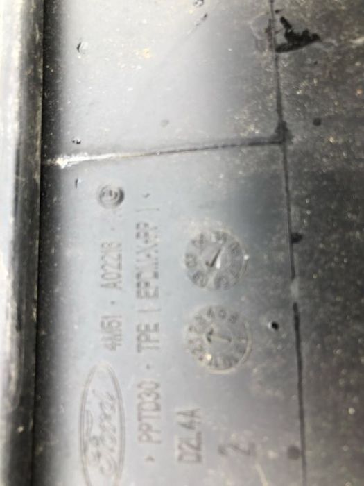 grila capota ford focus 2