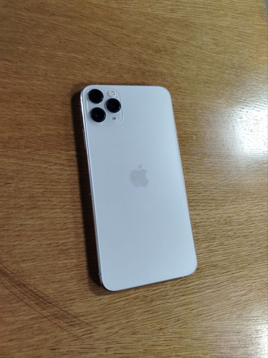 Iphone 11 pro max holati zo’r