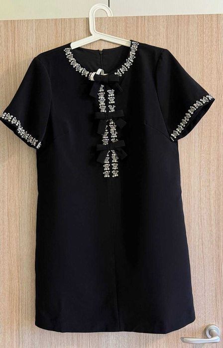 Rochie elegantă, neagră, lungime mini