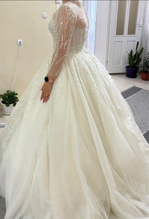 Булчинска рокля с перли