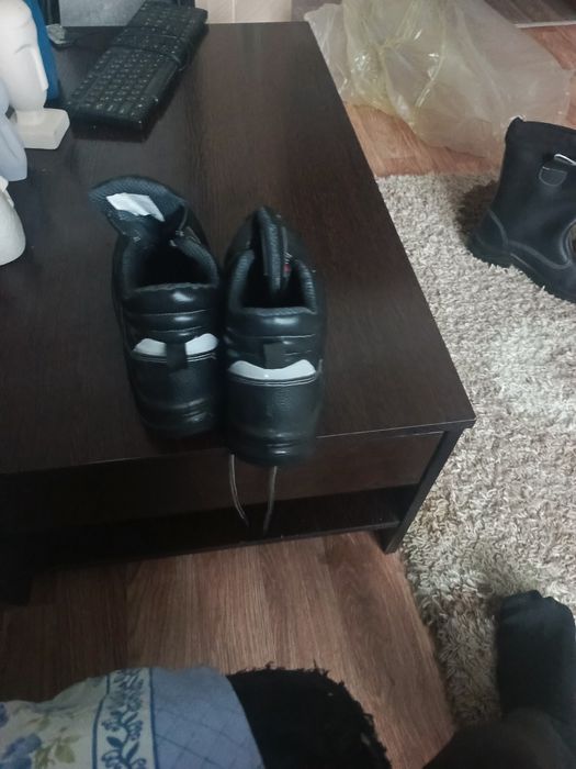 продам спец обувь новую