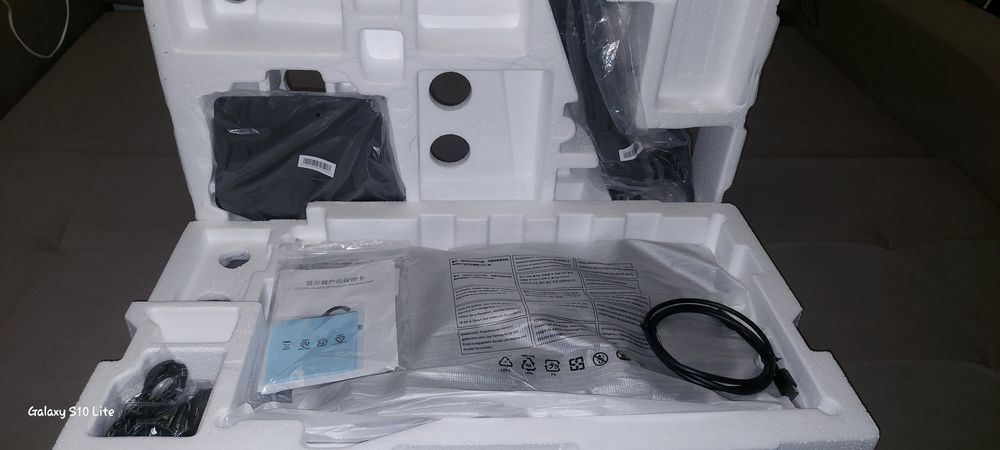 Монитор G27W8S QD-OLED Titan Army