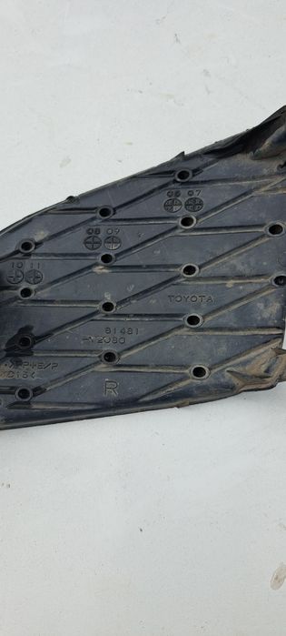 Заглушки в бампер Королла 140- 150