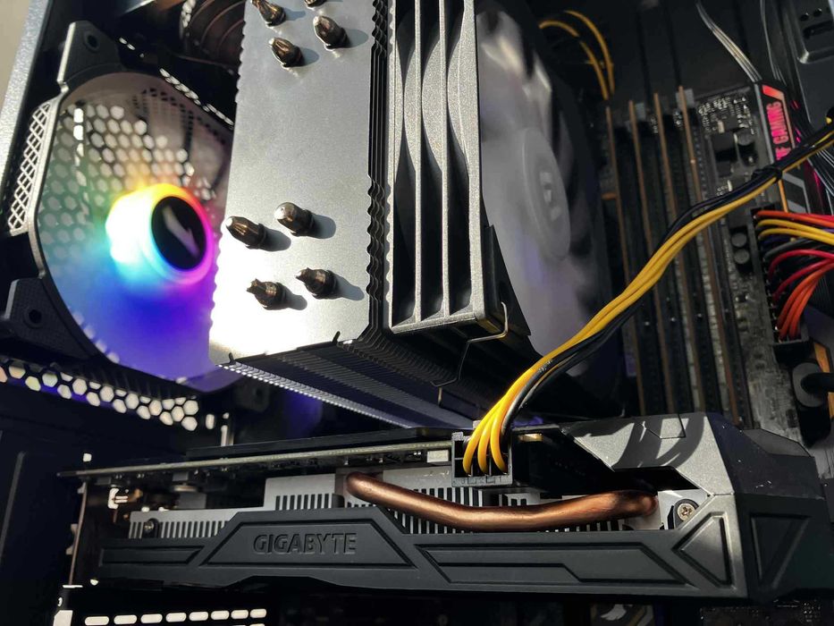 Компютър за Игри i5 8400 GTX 1060/RX 9060 XT 32GB RAM 512 SSD Гаранция