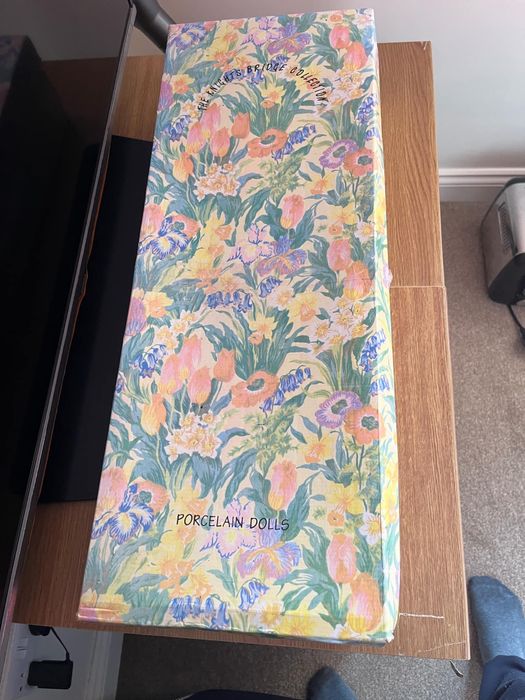 Лимитирана порцеланова кукла