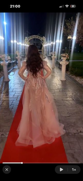 Rochie de seara cu trena