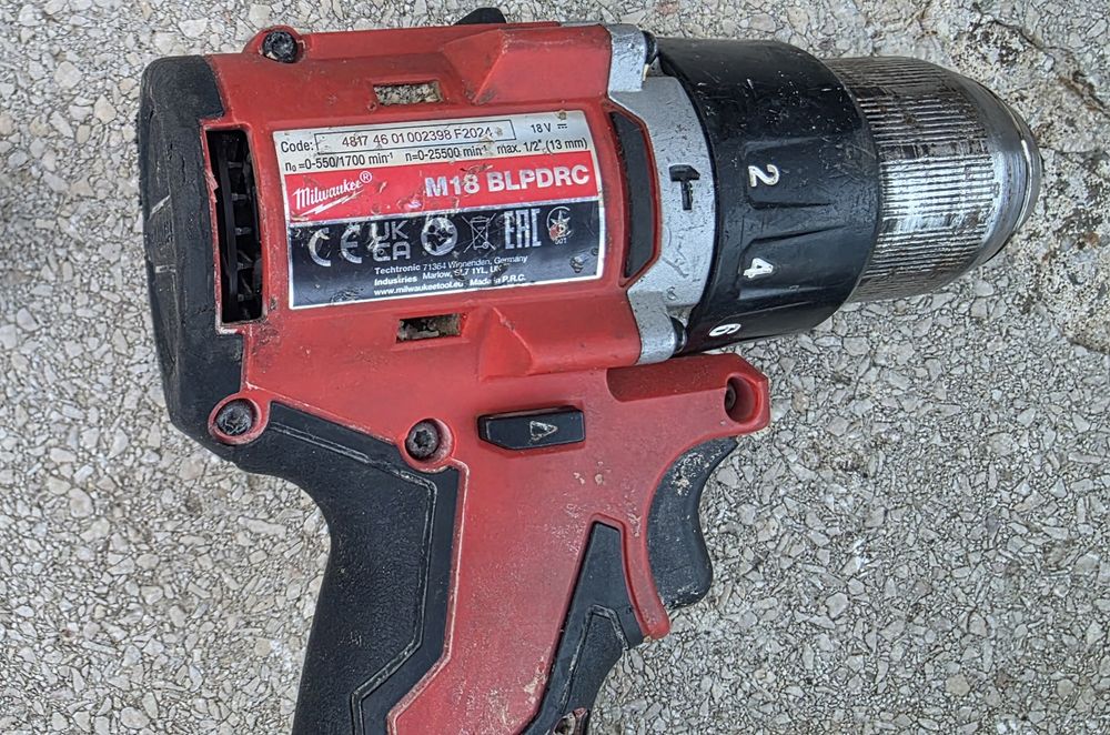 Milwaukee M18 filetanta cu percutie