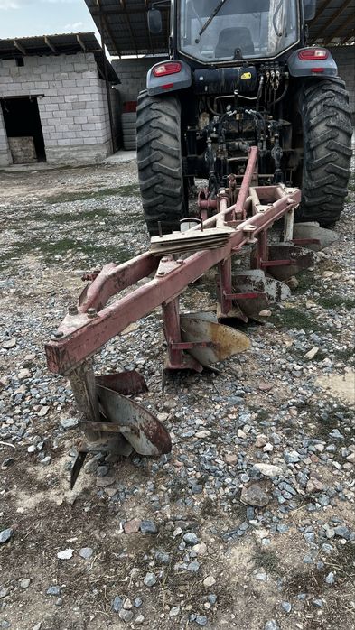 Продаю плуг 5 корпусов