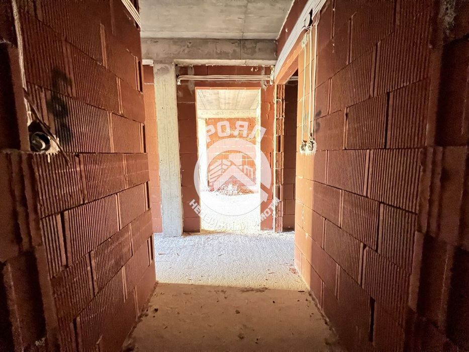 Продава се Двустаен апартамент в Пловдив, Остромила - 80 кв.м за 1050 €/кв.м - Снимка #7