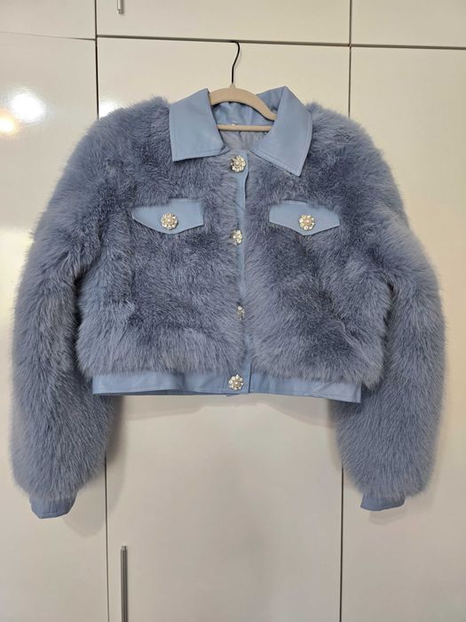 Синьо пухено палто