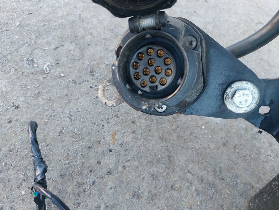 Carlig remorcare complet Volkswagen Touran 1T1 1T2 model 2003 - 2010