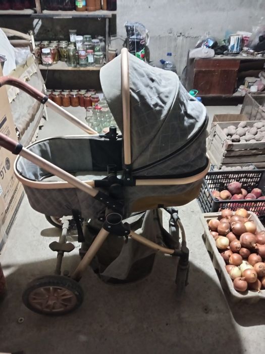 Каляска сотилади