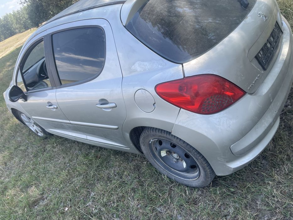 Dezmembrez peugeot 207 1.6 hdi 90 /109 cp