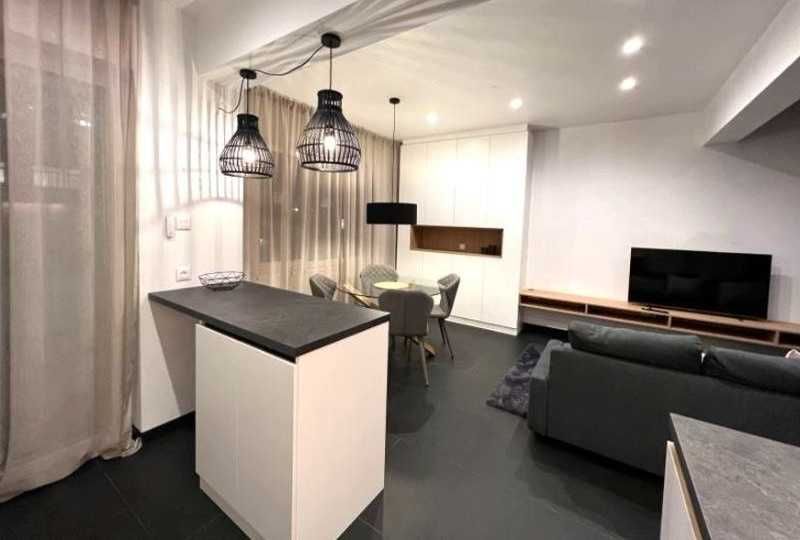 Дава се под наем Двустаен апартамент в Варна, Спортна зала - 80 кв.м за 600 € - Снимка #2