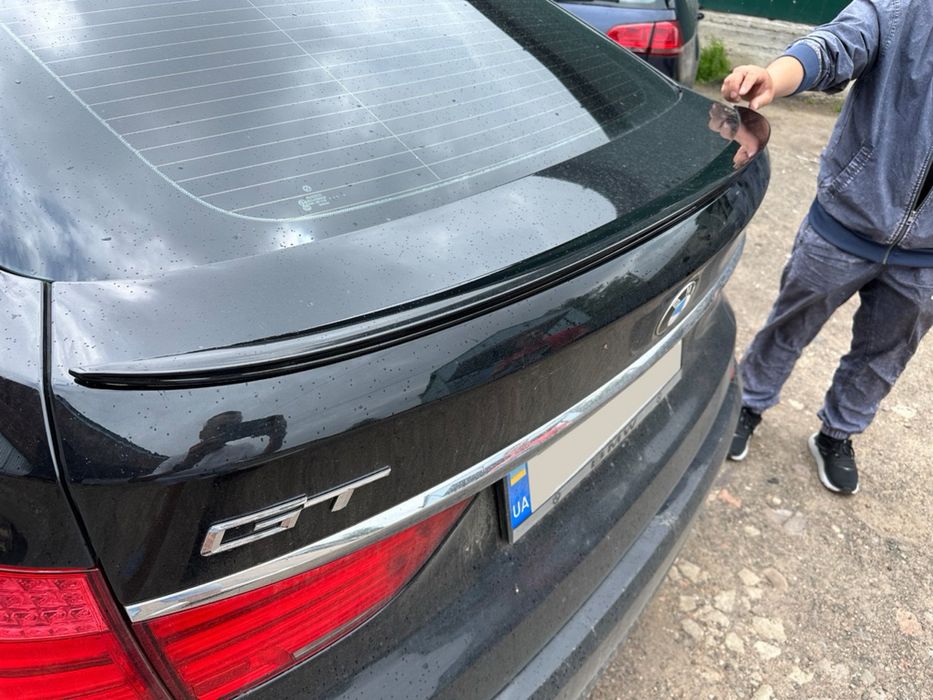 Спойлер лип за багажник – BMW GT F07 (2010-2013), черен гланц, бмв