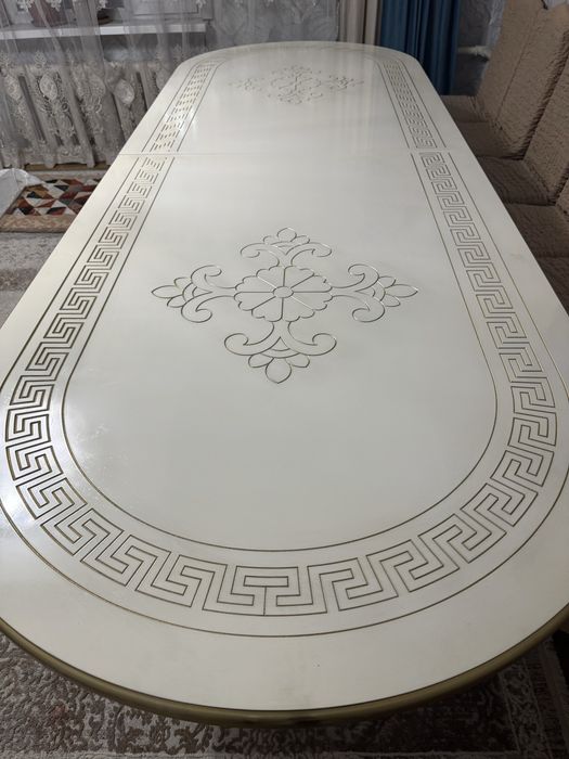 Стол   хорошем   состоянии