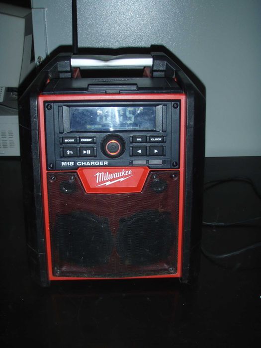 Radio bluetooth incarcare acumulator M18 Milwaukee M18 RC model 2022