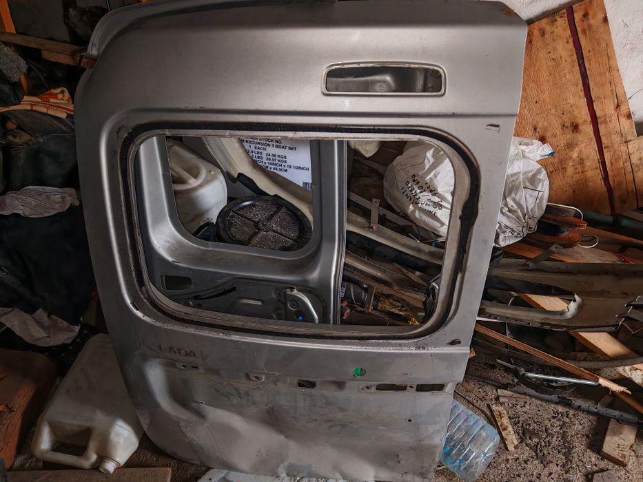 Двери задние largus