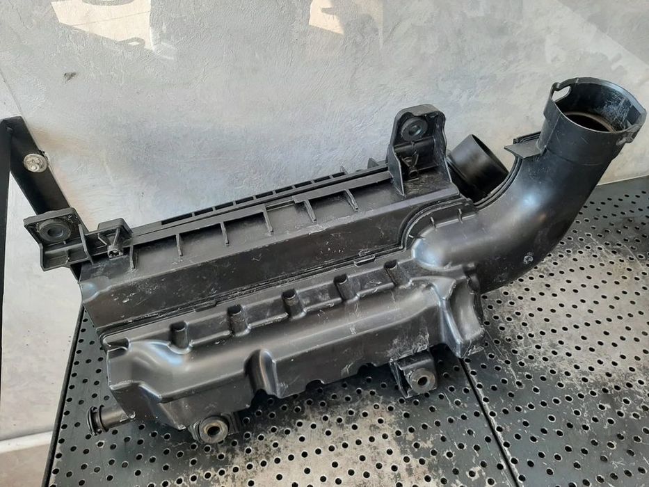 carcasa filtru aer  1.2 b peugeot 2008 208 3008 citroen c4  9812735680