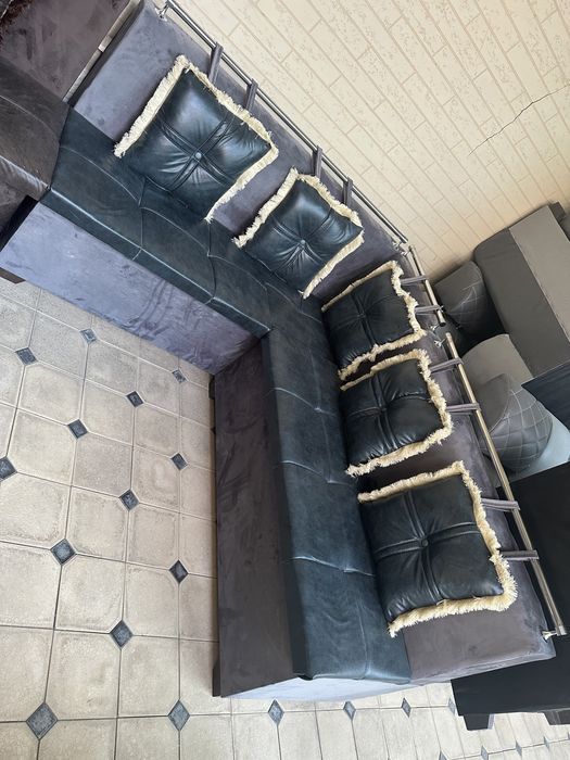 Угалок+ Стол+ пуфик .