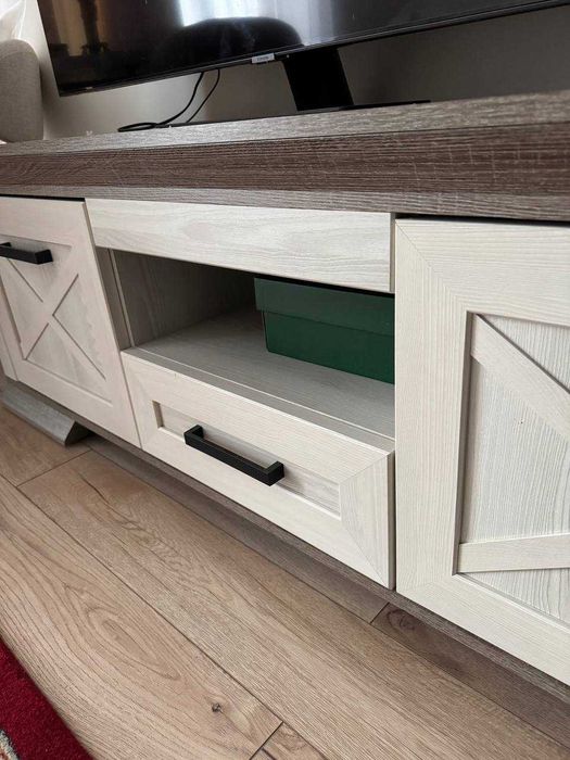 Тумба под телевизор