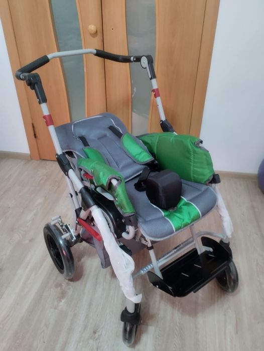 Продам инвалидную коляску