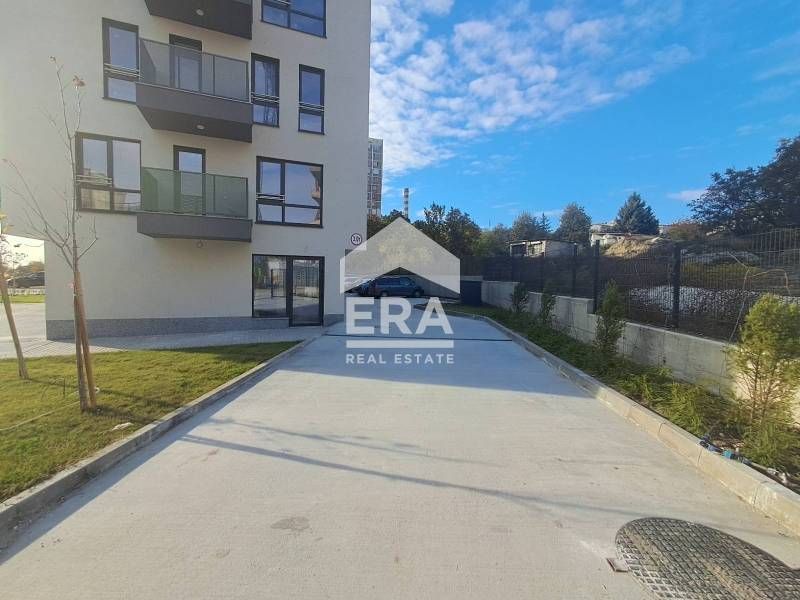 Открито паркомясто под наем, в жилищна сграда Блок 166, кв. Възраждане