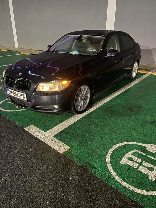 Vand sau schimb bmw e90 320D LCI