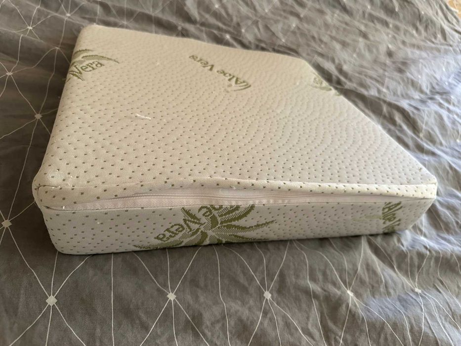 Бебешка антирефлуксна възглавница 60х39см Aloe (Алое Вера)