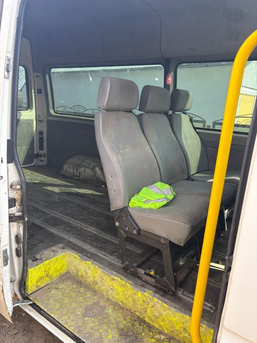 Vând bus 8+1  wv LT 35