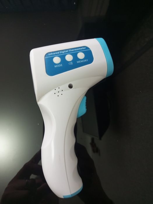 Продам бесконтактный градусник.