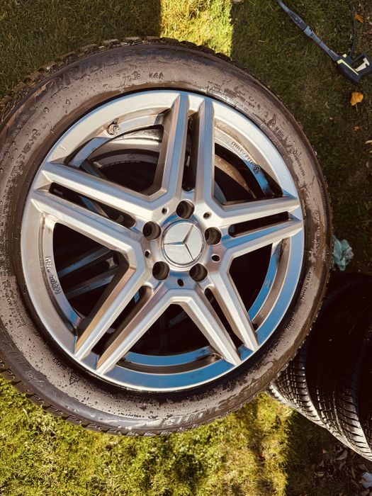 продавам джанти за Мерцедес със зимни гуми