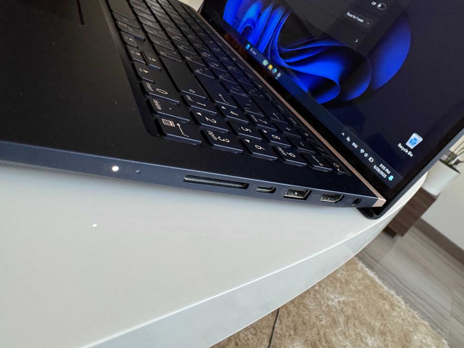 Asus ZenBook UX534FTC – i7, 16GB RAM, 512GB SSD, GTX 1650, ScreenPad