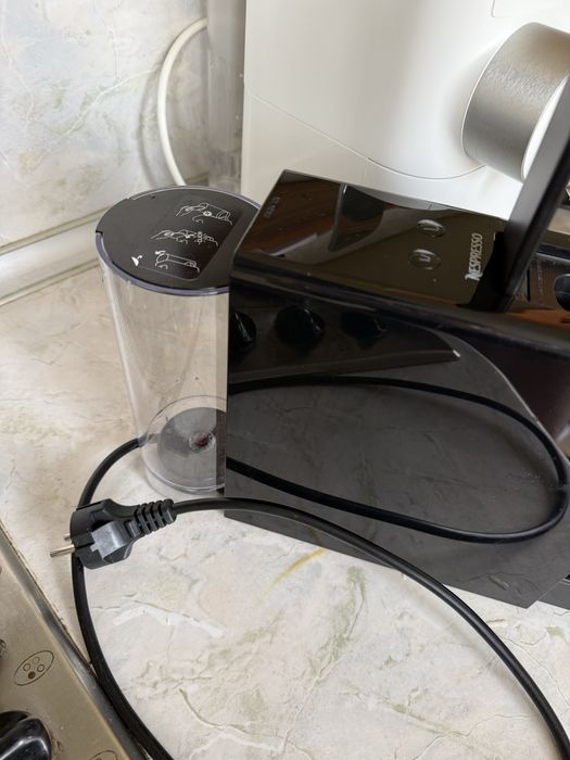 Кафемашина Nespresso Essenza Mini