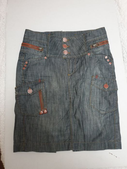 Fusta din blugi deosebita