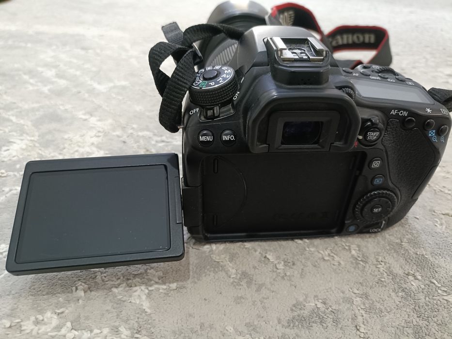 Фотоопарат Canon